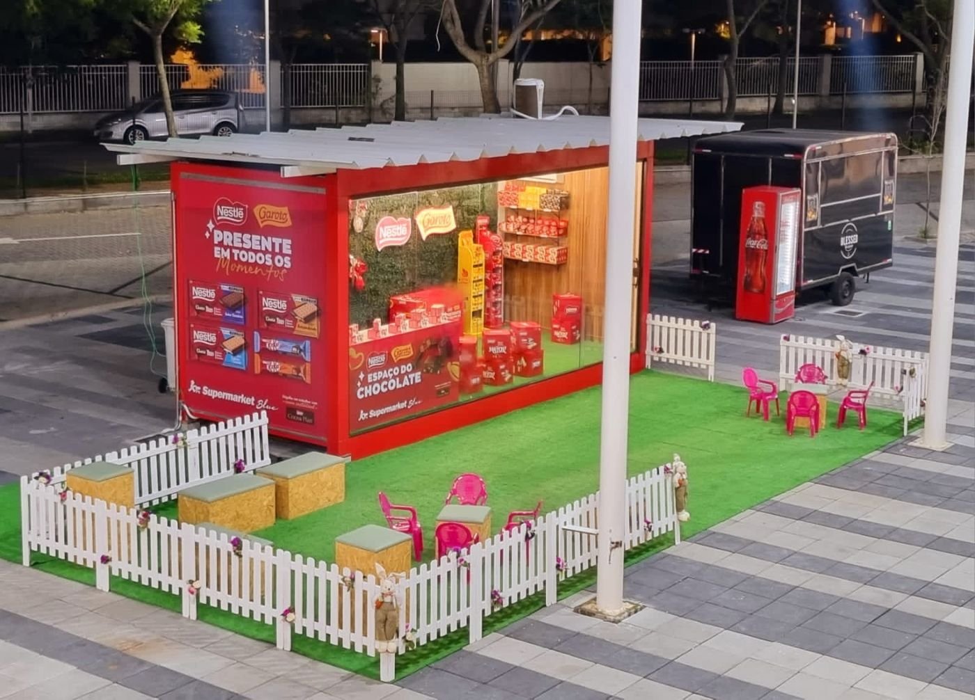 Quiosque promocional Nestlé e Garoto